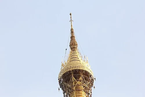 La couronne ornée de joyaux, le Hti