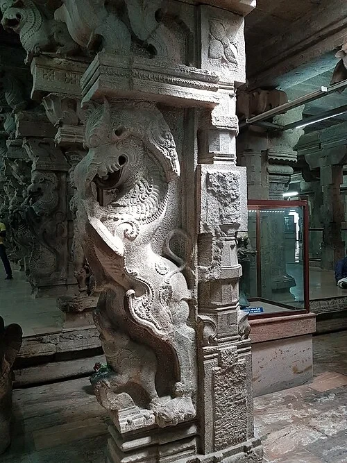 Pilier sculpté de la Salle aux mille piliers — Meenakshi Temple