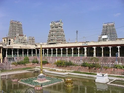 Gopurams du temple de Meenakshi — Meenakshi Temple