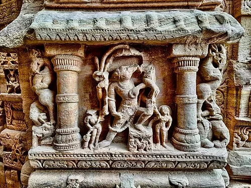 Bas-relief de Varaha — Gwalior Fort