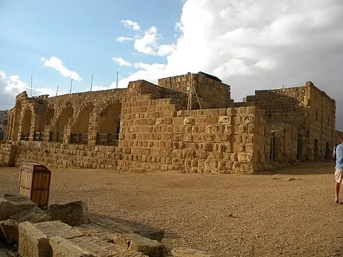 الجدران الخارجية
