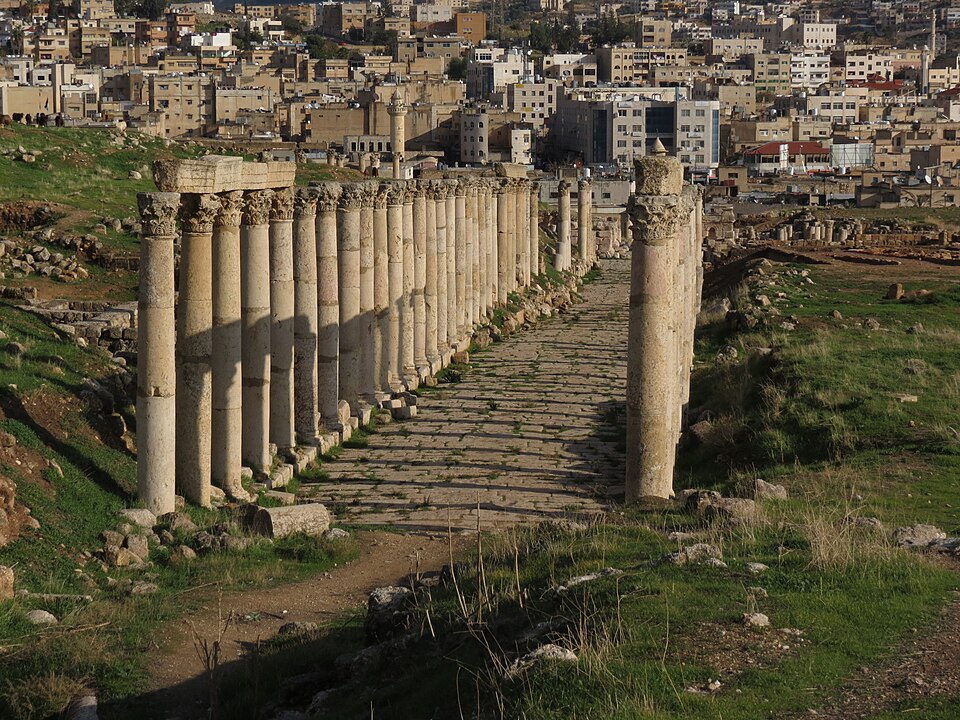 الديكومانوس الجنوبي — Jerash