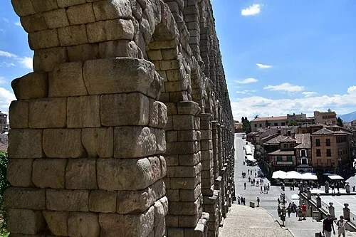 L'alignement — Aqueduct of Segovia