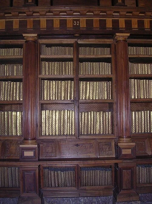 Les rayonnages de la bibliothèque — Real Monasterio de San Lorenzo de El Escorial