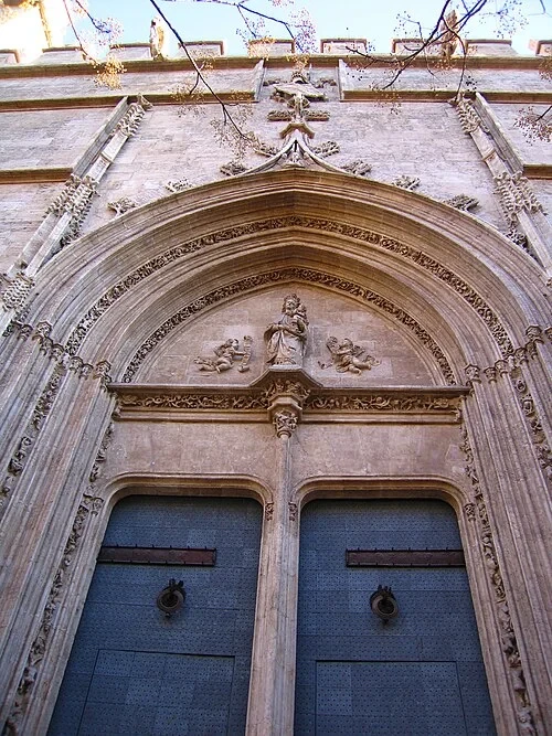 Le Portail des Péchés — Llotja de la Seda