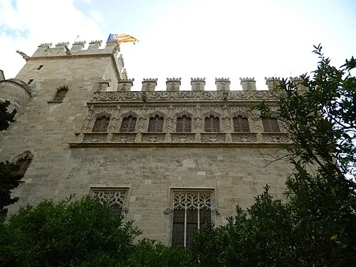 Fenêtres gothiques flamboyantes — Llotja de la Seda