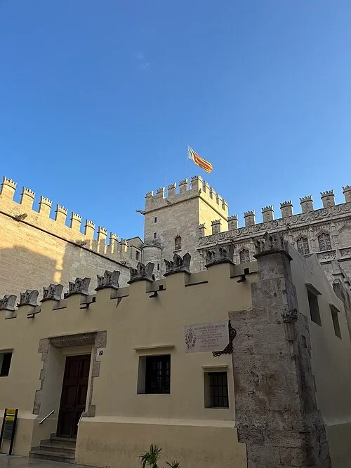 La Forteresse des Marchands — Llotja de la Seda