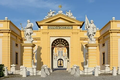 La porte principale — Melk Abbey