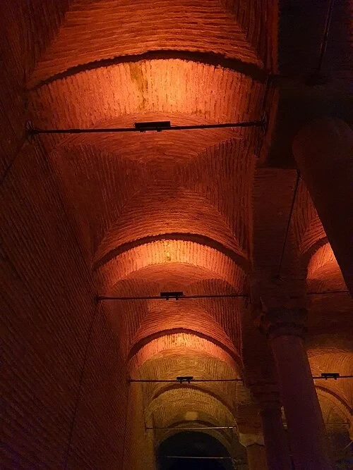Les voûtes en briques byzantines — Basilica Cistern