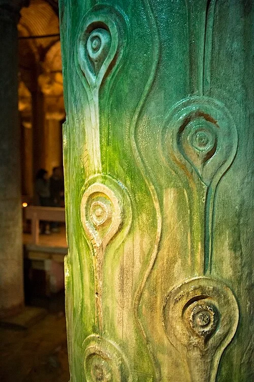La colonne de l'Œil de Poule — Basilica Cistern