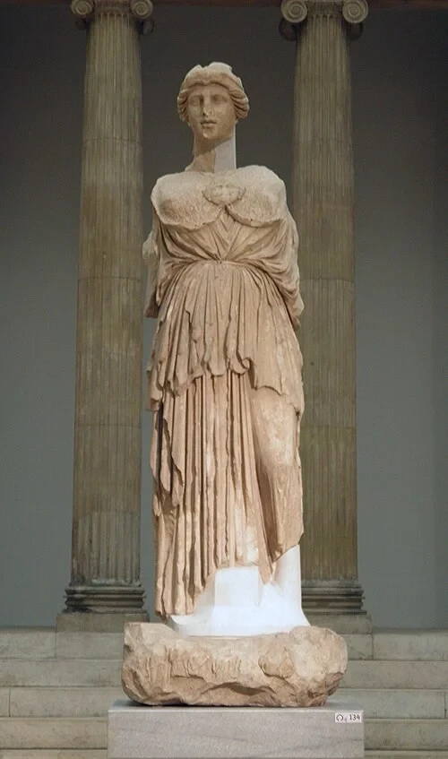 Kolossaal standbeeld van Athena