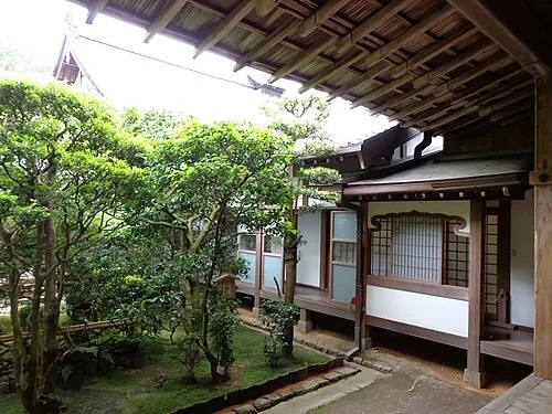 Wabisuke Camellia — Ryōan-ji audio guide stop