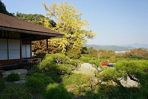 Vue lointaine sur le mont Hiei