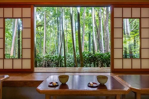 La vue encadrée sur les bambous — Ōkōchi Sansō