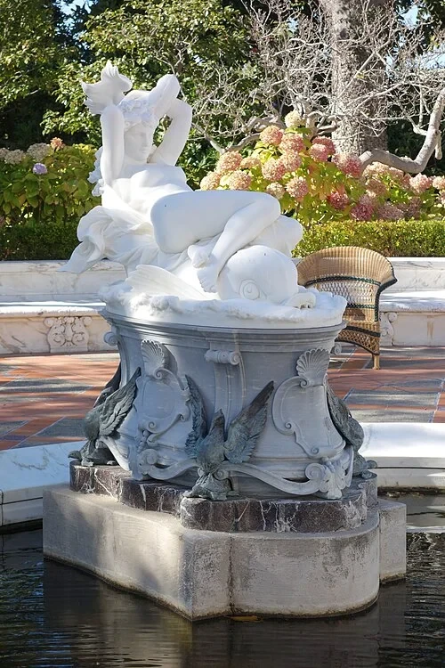 Galatée sur un dauphin — Hearst Castle