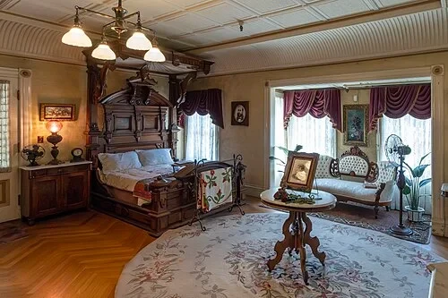 Chambre principale de Sarah — Winchester Mystery House
