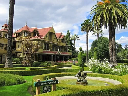 La fontaine de Cupidon — Winchester Mystery House