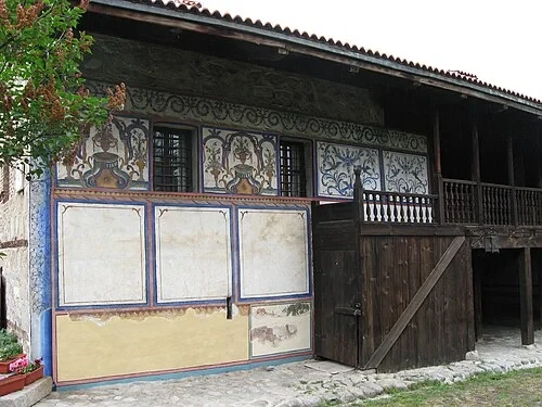 La véranda peinte — Velyan's House