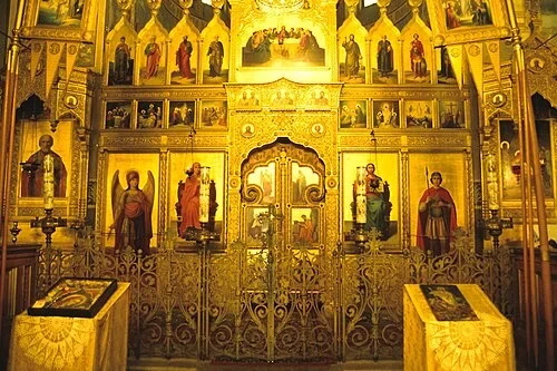 L'iconostase dorée — The Memorial Temple of the Birth of Christ