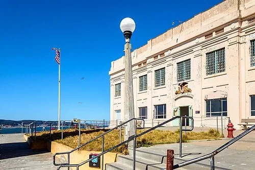 Le bâtiment de l'administration — Alcatraz Island, Alcatraz