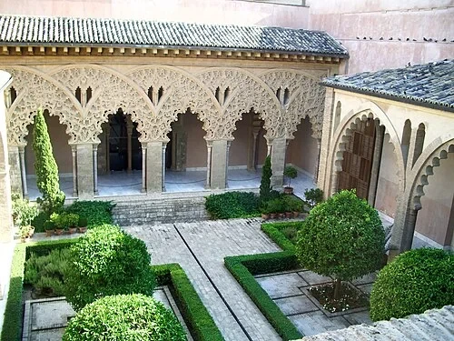 Cour de Santa Isabel — La Aljafería, Palacio de la Aljafería