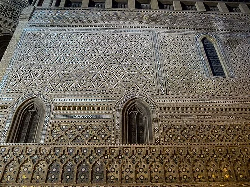 La maçonnerie de briques extérieure — La Seo de Zaragoza