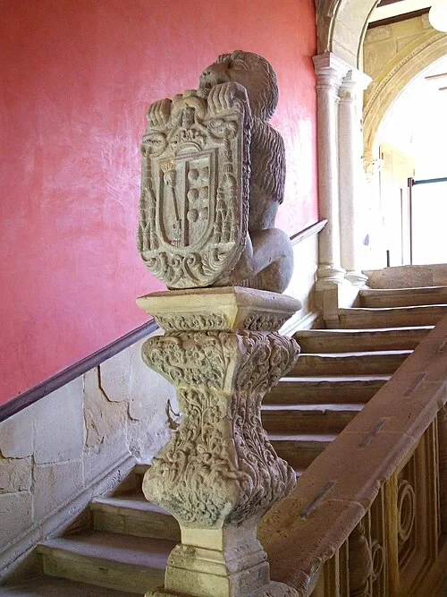 Balustrade au lion de pierre — Palacio de Jabalquinto