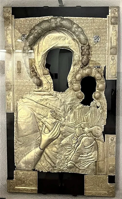 Silver Relief Icon