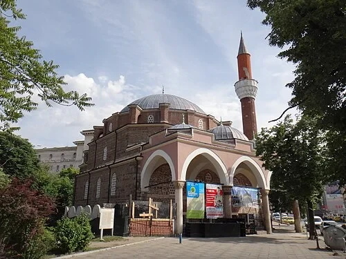 Le portique d'entrée — Banya Bashi Mosque