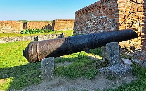 Le canon en fer de la forteresse — Baba Vida Fortress