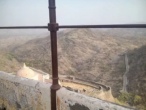Regard sur la muraille — Kumbhalgarh Fort