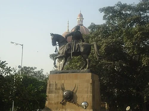 Le bouclier Marathe — Gateway of India