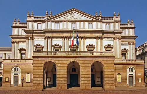 Die Piermarini-Fassade — Teatro alla Scala