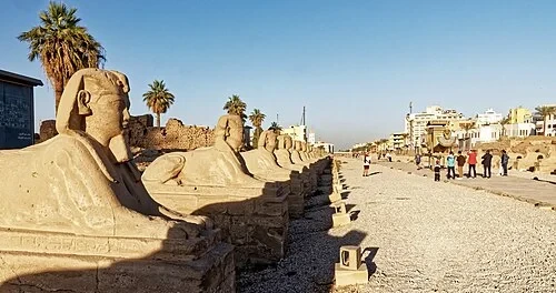 La Avenida de las Esfinges