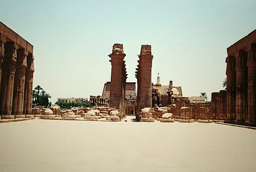 La Cour Solaire d'Amenhotep III — Luxor Temple
