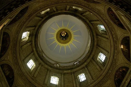 À l'intérieur de la rotonde — Victoria Memorial