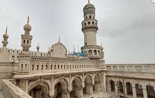 La mosquée surélevée — Charminar