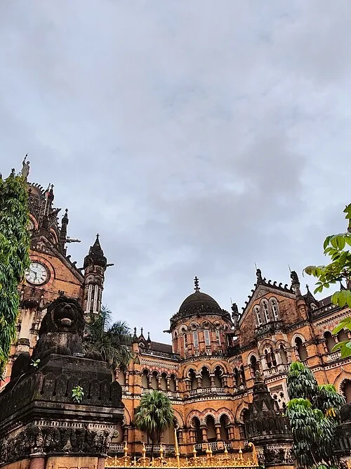 Le Lion et le Tigre — Chhatrapati Shivaji Maharaj Terminus