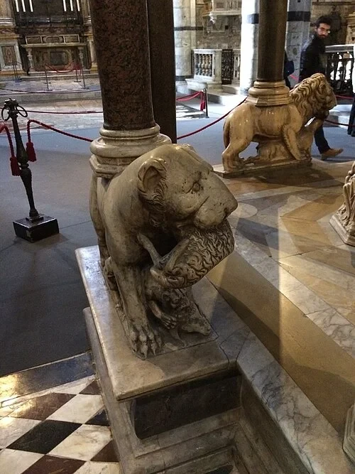 Die Kanzellöwen — Siena Cathedral