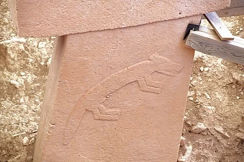 Le bas-relief du renard bondissant — Göbekli Tepe