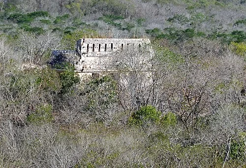 נקודת תצפית בית הקברות — Uxmal