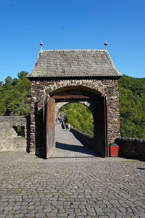 La porte extérieure — Burg Eltz
