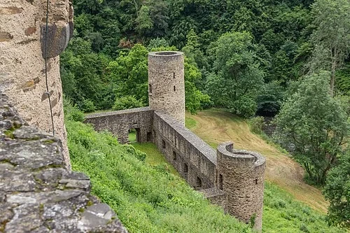 Murs d'enceinte défensifs — Burg Eltz