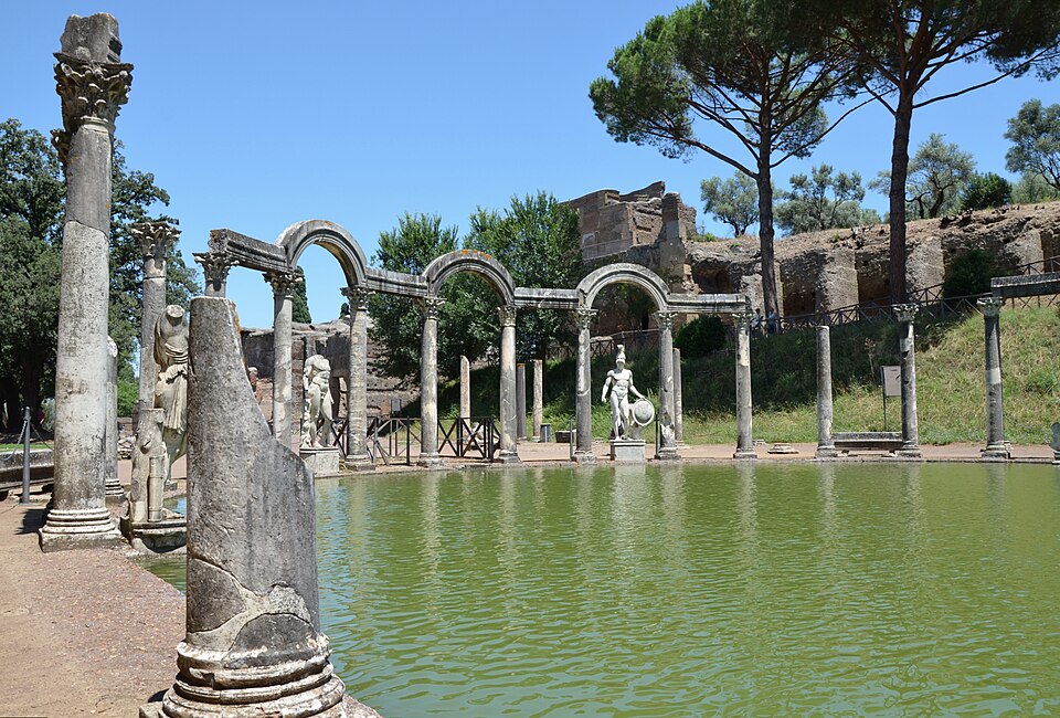 كانوب فيلا هادريان في تيفولي — Villa Adriana