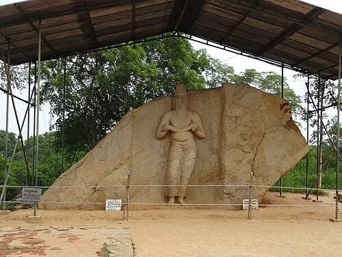 帕拉卡拉马巴胡一世雕像 (Statue of Parakramabahu I) — Polonnaruwa