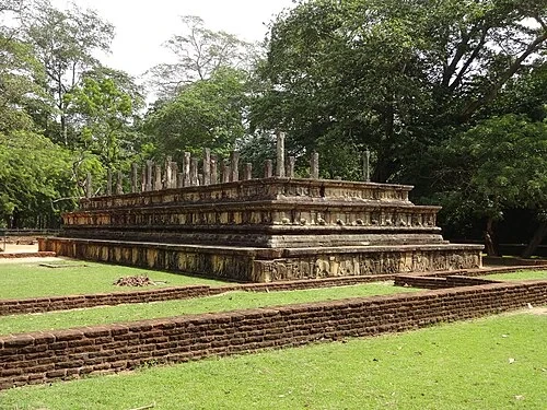 帕拉卡拉马巴胡一世议事厅 — Polonnaruwa
