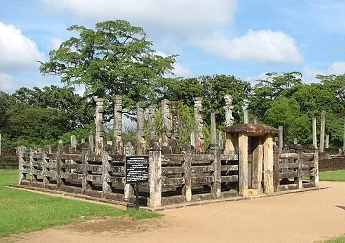 尼桑卡·拉塔·曼达帕亚 — Polonnaruwa