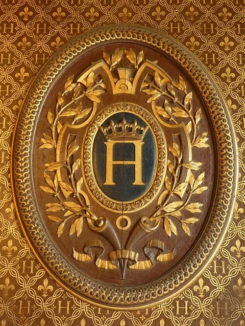 Monogramme d'Henri III — Château de Blois