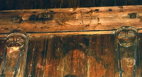 Les masques grotesques — Borgund stavkirke