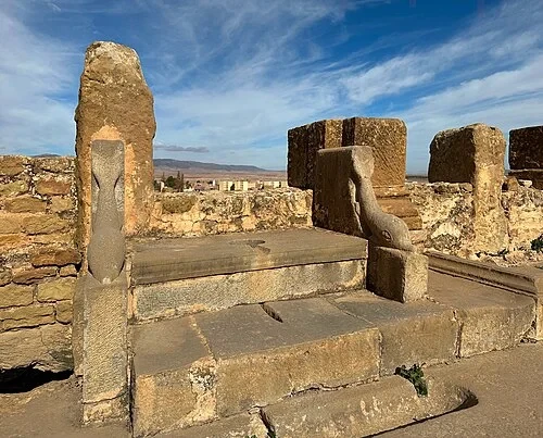 المراحيض العامة